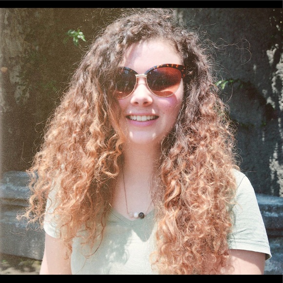 Meet your Posher, Quin - Picture 1 of 1